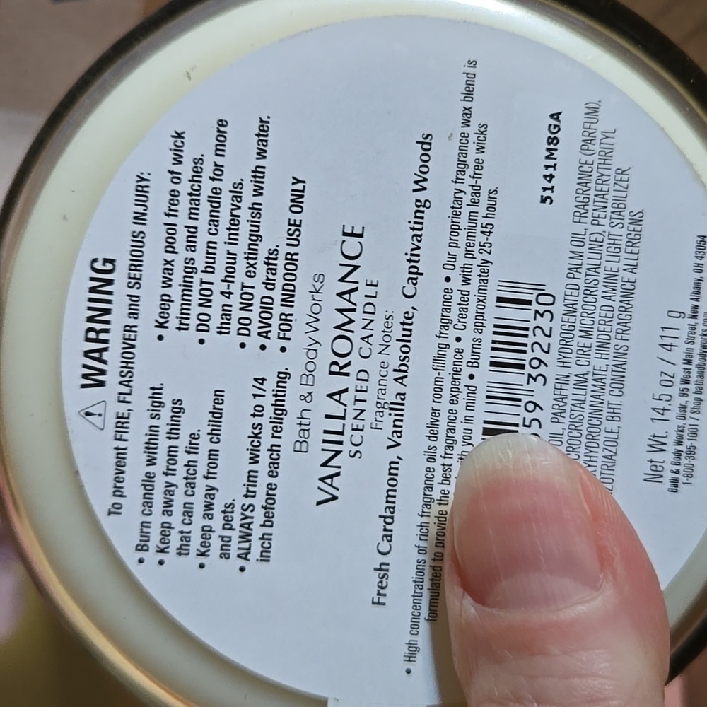 Vanilla Romance 3-wick Candle - Picture 4 of 4